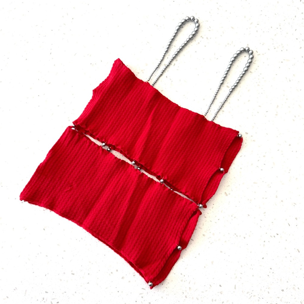 RUi Zhou R009 Series Horizontal Cut Pearl Chain Tube Top in Red